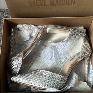 Steve Madden Lili Silver Studded Pump size 7.5